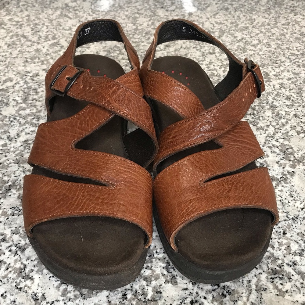 Mephisto Women’s Brown leather sandals sz 5